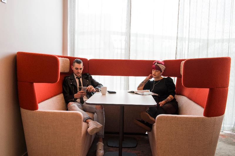 هتل Holiday Inn Express   Paris   Cdg Airport, An Ihg