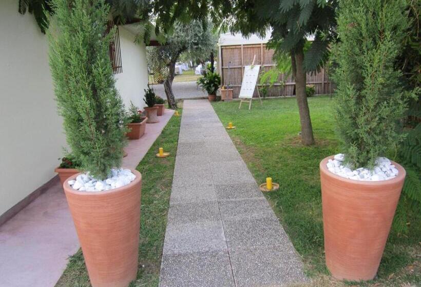هتل La Casa Gialla