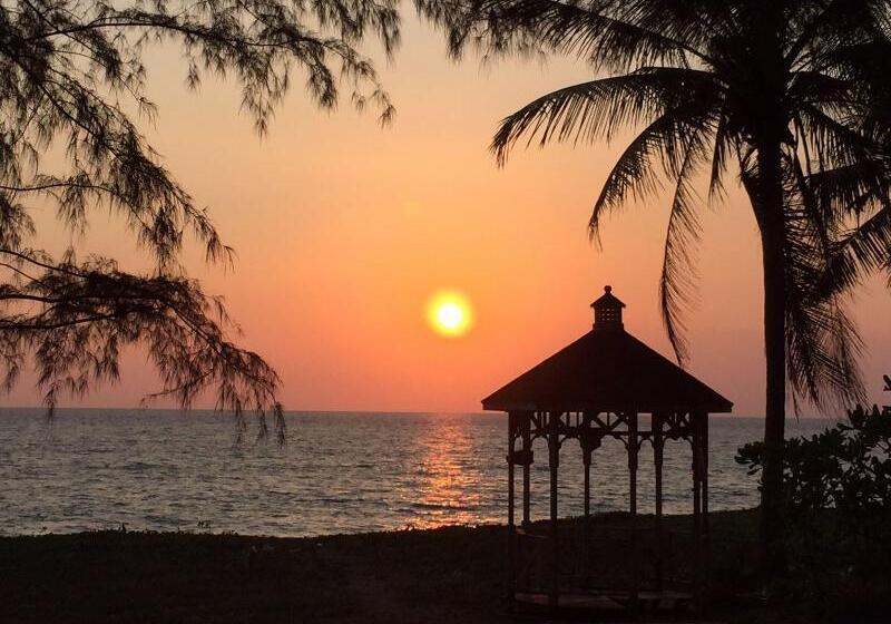 هتل Maikhao Palm Beach Resort   Sha Plus