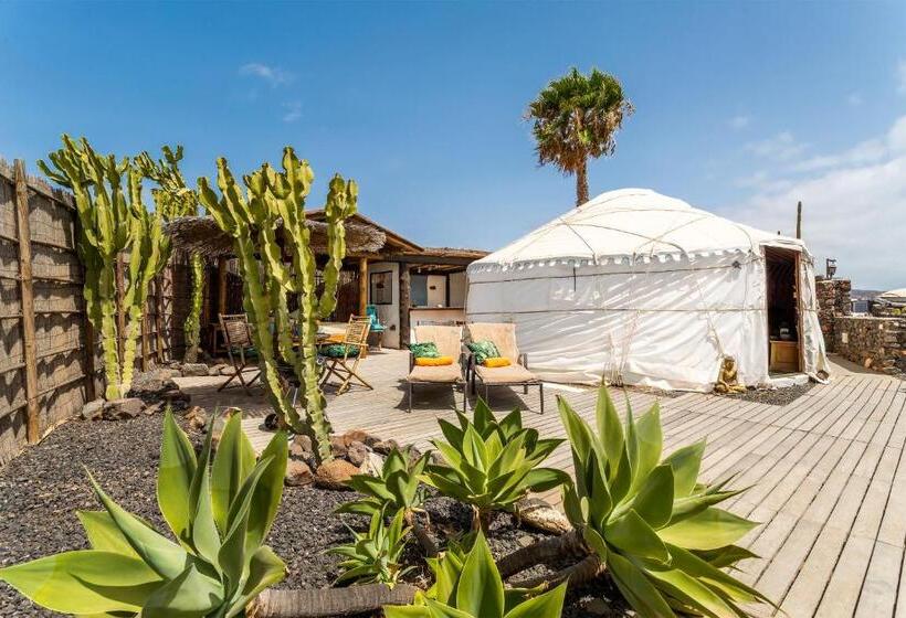 استراحتگاه Eco Village Finca De Arrieta   Yurts And Stone Cottages   Shared Pool   Walking Distance To Arrieta