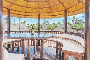استراحتگاه Eco Village Finca De Arrieta   Yurts And Stone Cottages   Shared Pool   Walking Distance To Arrieta