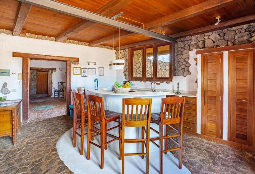 استراحتگاه Eco Village Finca De Arrieta   Yurts And Stone Cottages   Shared Pool   Walking Distance To Arrieta