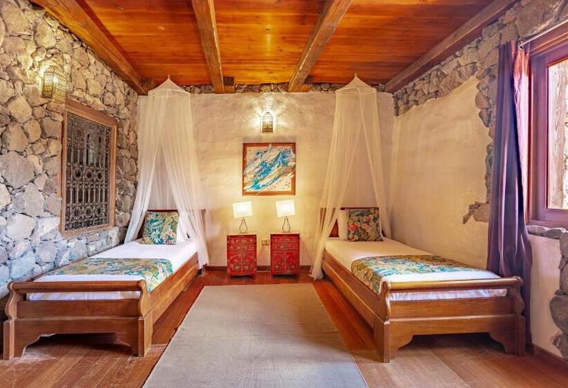 استراحتگاه Eco Village Finca De Arrieta   Yurts And Stone Cottages   Shared Pool   Walking Distance To Arrieta
