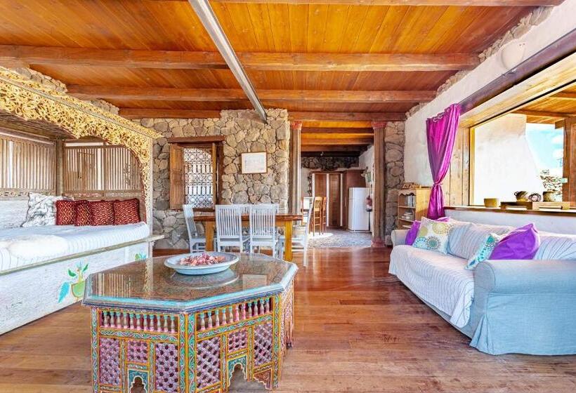 استراحتگاه Eco Village Finca De Arrieta   Yurts And Stone Cottages   Shared Pool   Walking Distance To Arrieta