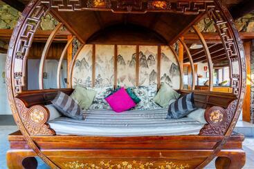 استراحتگاه Eco Village Finca De Arrieta   Yurts And Stone Cottages   Shared Pool   Walking Distance To Arrieta