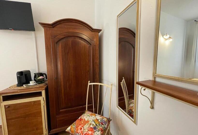 تختخواب و صبحانه Ai Dammusi Rooms