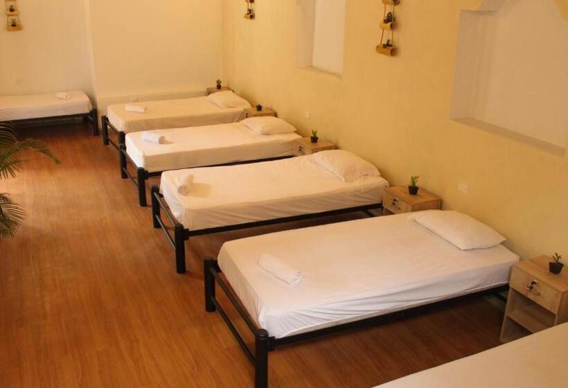 تختخواب و صبحانه La Vaina Cali