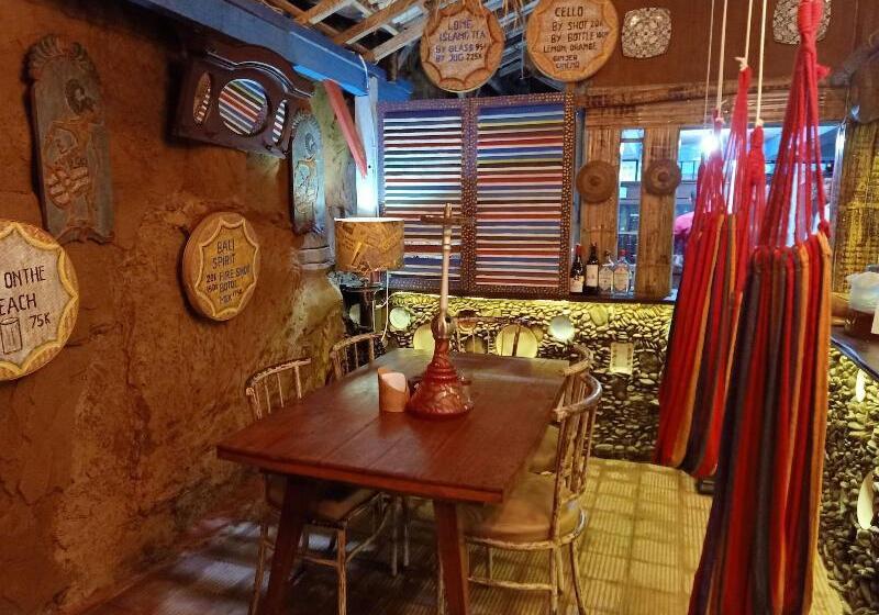 민박 Lovina Central Hostel