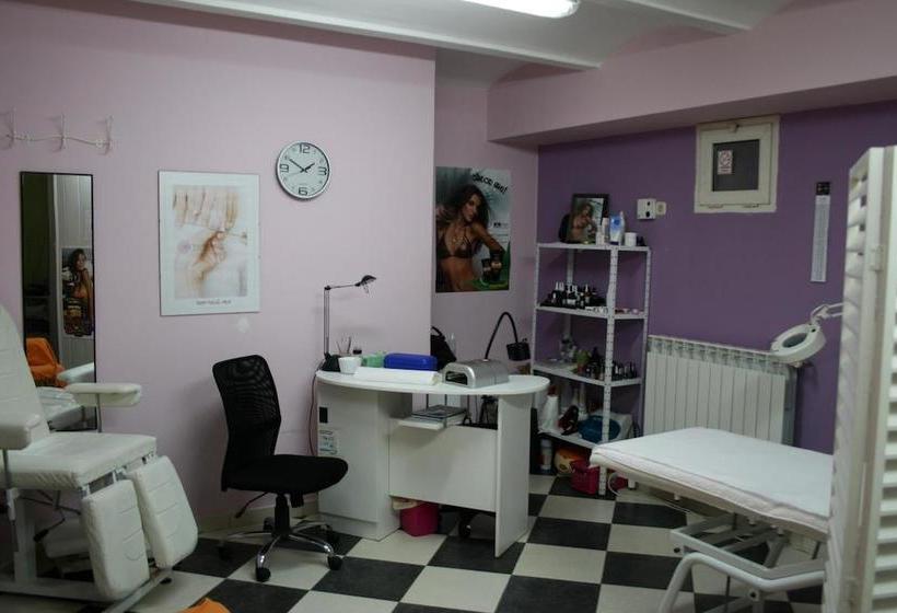 مبيت وإفطار Rooms Centar