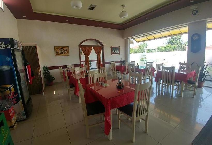 مسافرخانه Green Garden Guesthouse