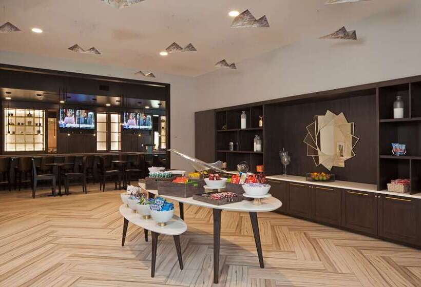 H Hotel Los Angeles, Curio Collection By Hilton