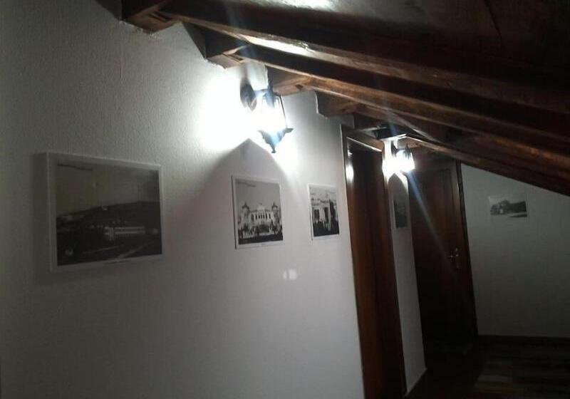 هتل Bujtina E Bardhe