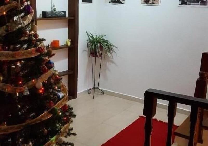 هتل Bujtina E Bardhe