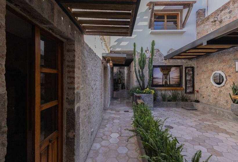 هتل Casa Andreu