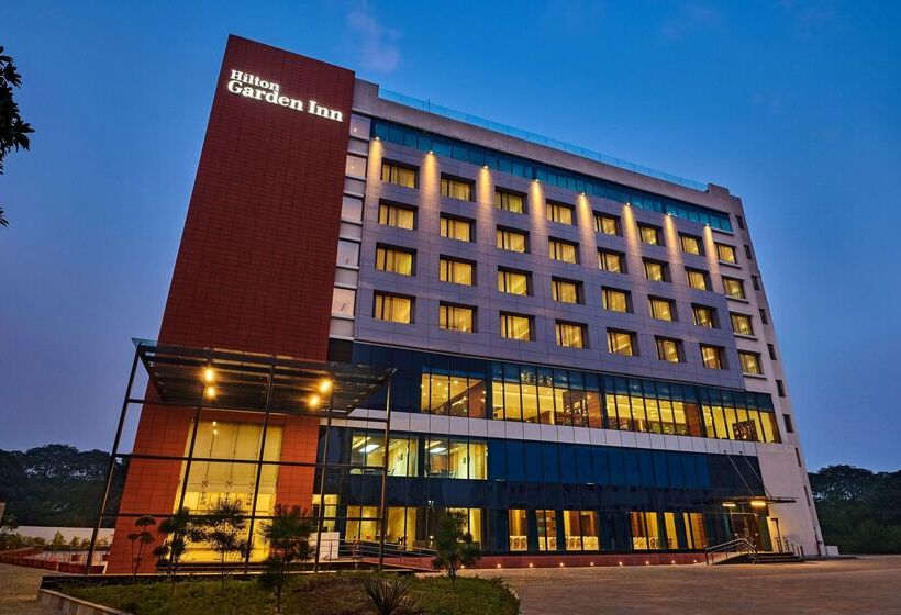 هتل Hilton Garden Inn Lucknow