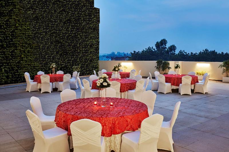 هتل Hilton Garden Inn Lucknow