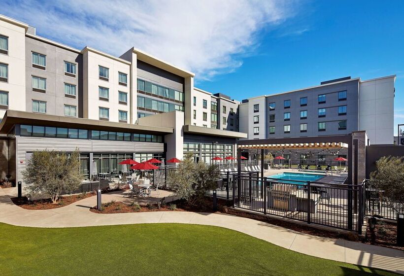 Отель Homewood Suites By Hilton Long Beach Airport