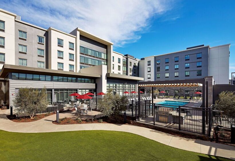 هتل Homewood Suites By Hilton Long Beach Airport