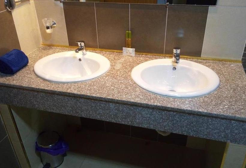 فندق Le Petit Bateau