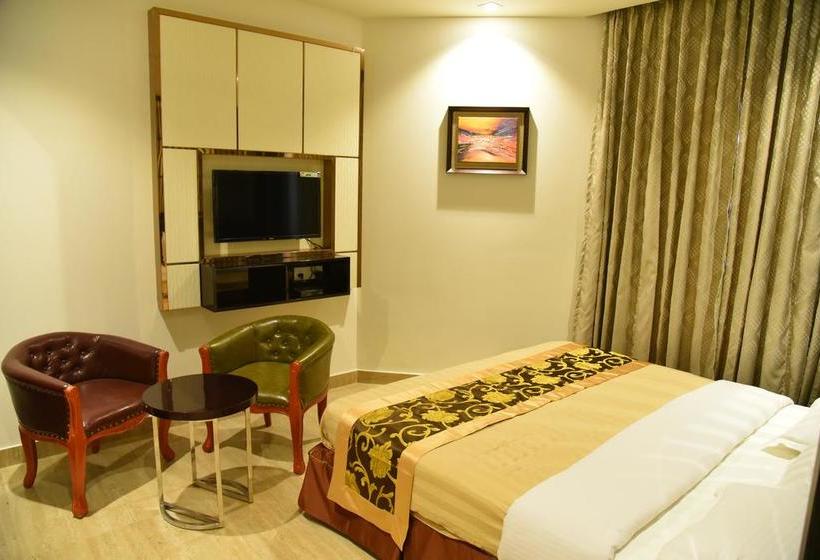 Отель New Anand Palace