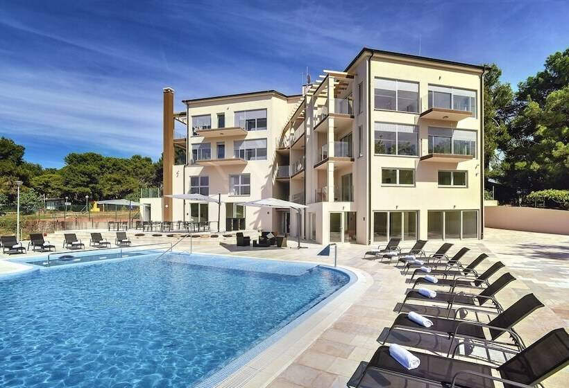 Premantura Resort Hotel & Restaurant