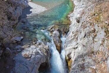هتل Shkodra Hostel & Day Tours