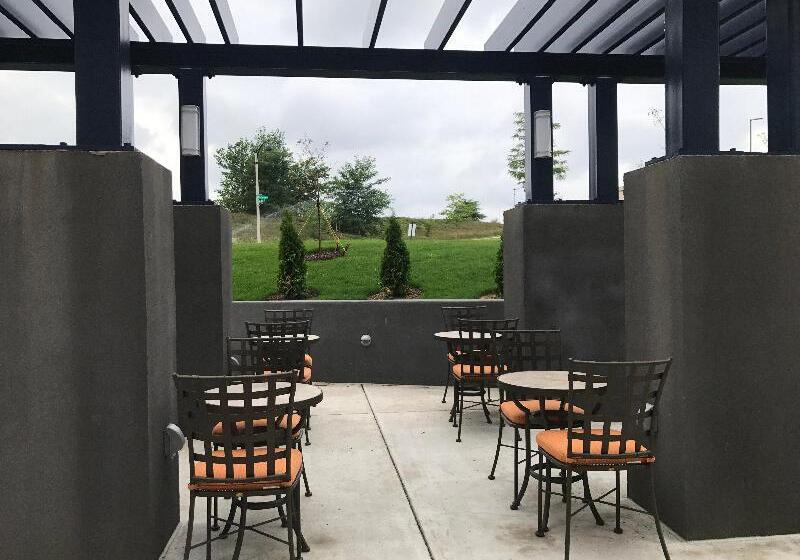 هتل Staybridge Suites Madison   Fitchburg By Ihg