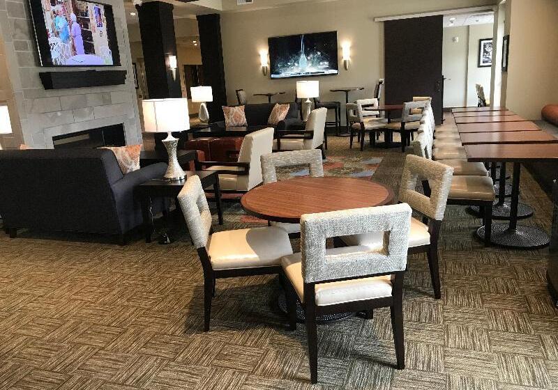 هتل Staybridge Suites Madison   Fitchburg By Ihg