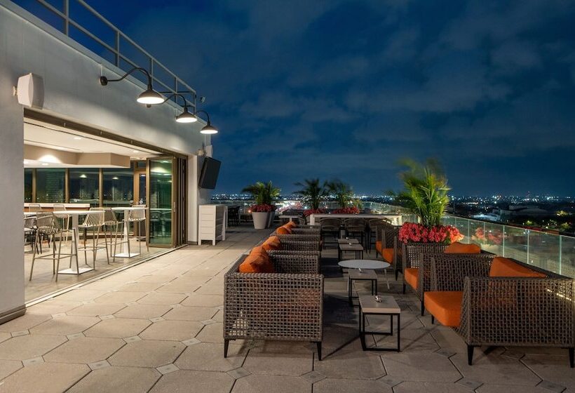 هتل TownePlace Suites by Marriott New Orleans Downtown/Canal Street