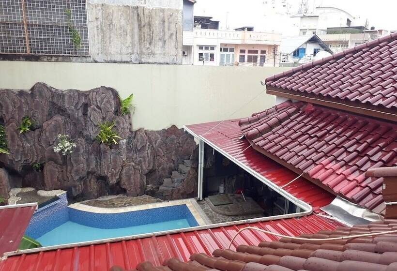 تختخواب و صبحانه Bonsai Surf Lodge   Hostel