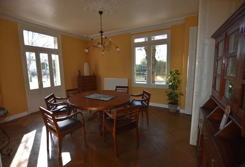 مبيت وإفطار Creol Ya