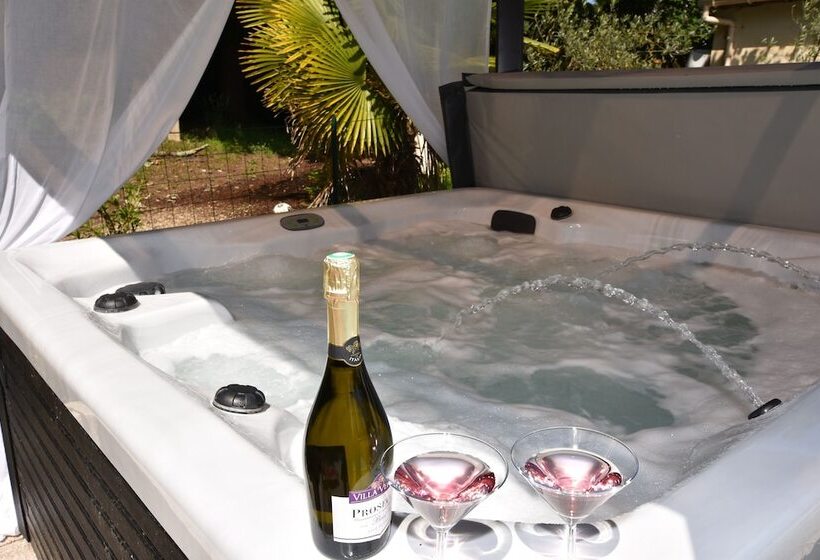 مبيت وإفطار Creol Ya