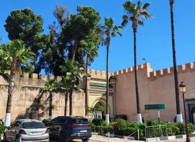 تختخواب و صبحانه Riad Golf Stinia