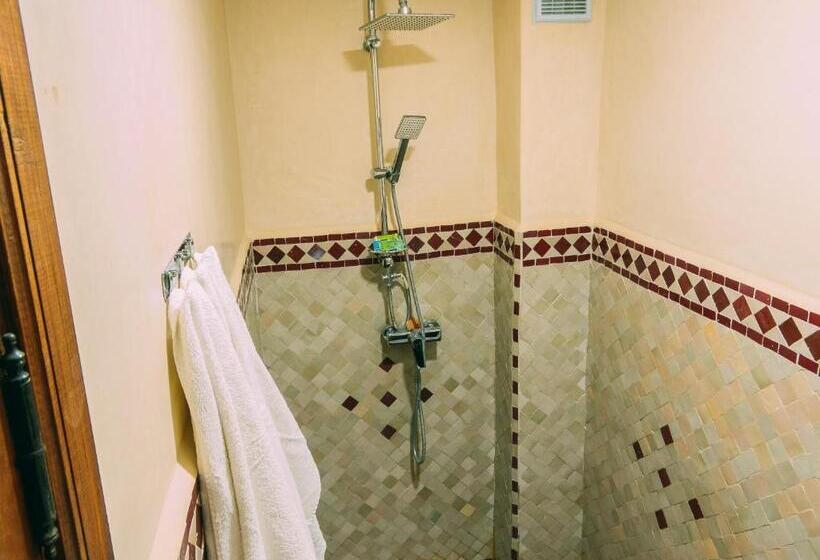 تختخواب و صبحانه Riad Golf Stinia