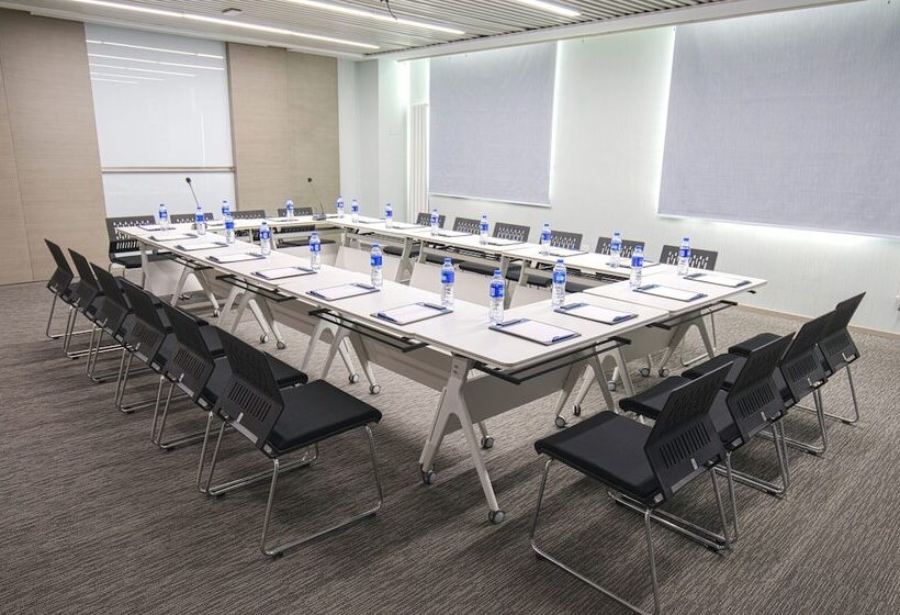 هتل Holiday Inn Express Chifeng Hongshan By Ihg