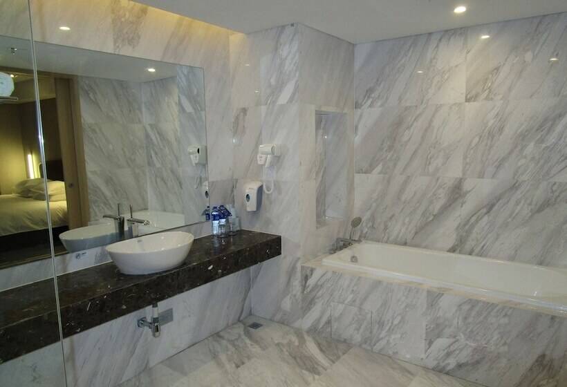 هتل Holiday Inn Express Chifeng Hongshan By Ihg