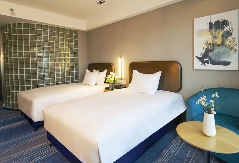 هتل Holiday Inn Express Chifeng Hongshan By Ihg