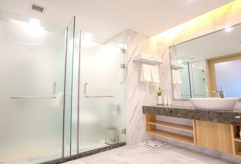 هتل Holiday Inn Express Chifeng Hongshan By Ihg
