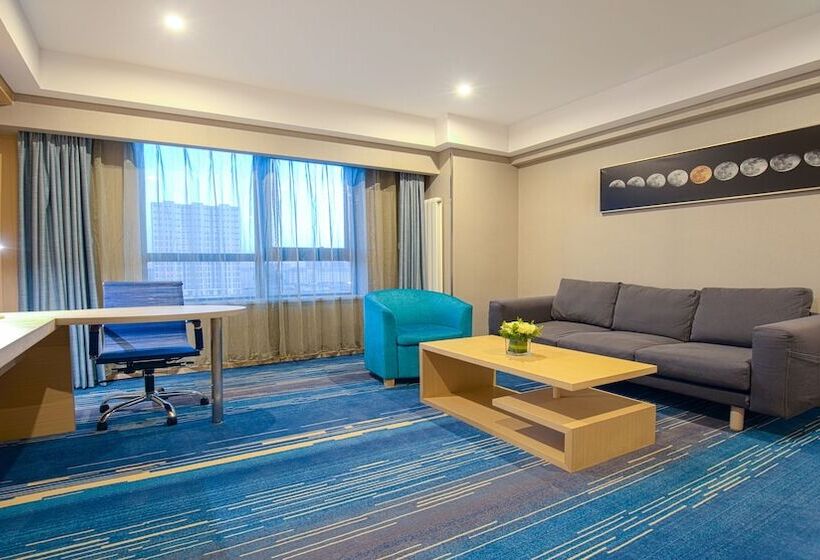 هتل Holiday Inn Express Chifeng Hongshan By Ihg
