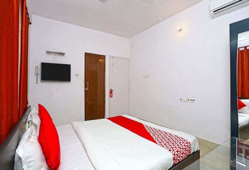 בית מלון כפרי Oyo 590 Violet Guest House