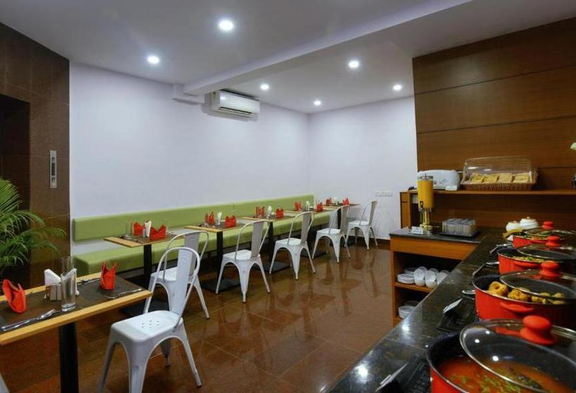 Hotel Treehouse Neptune Inn