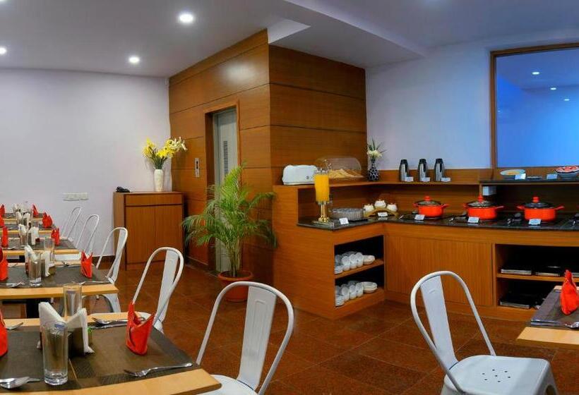 Hotel Treehouse Neptune Inn