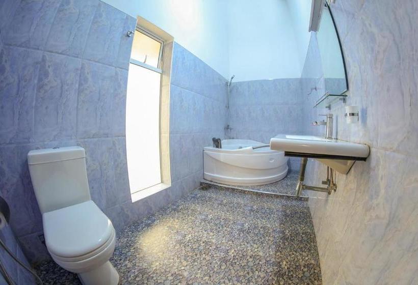 Hotel White Rose Beach Resort