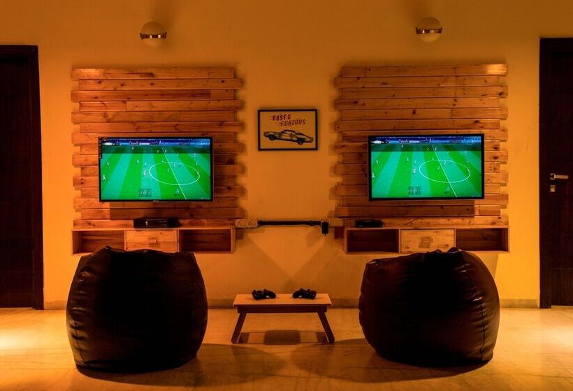 Zostel South Delhi   Hostel