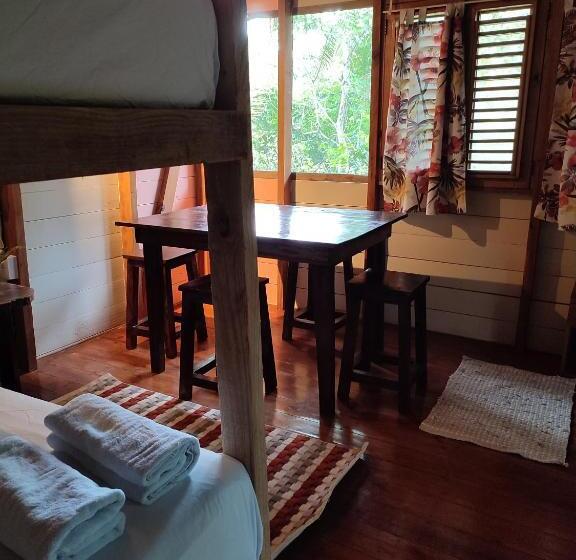 تختخواب و صبحانه Aventura Rincon Ecolodge