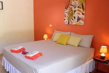 تختخواب و صبحانه Tee K Lodge Tamarindo