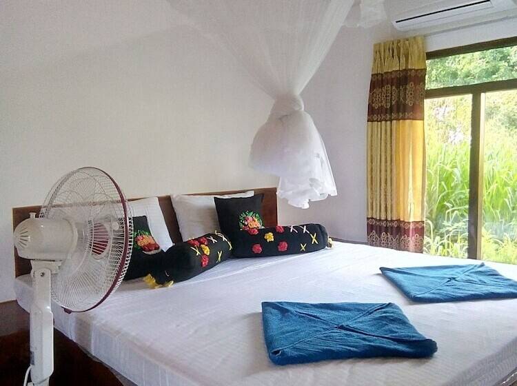 Bed and Breakfast Organic Farm Wish Prabha Lake View Homestay