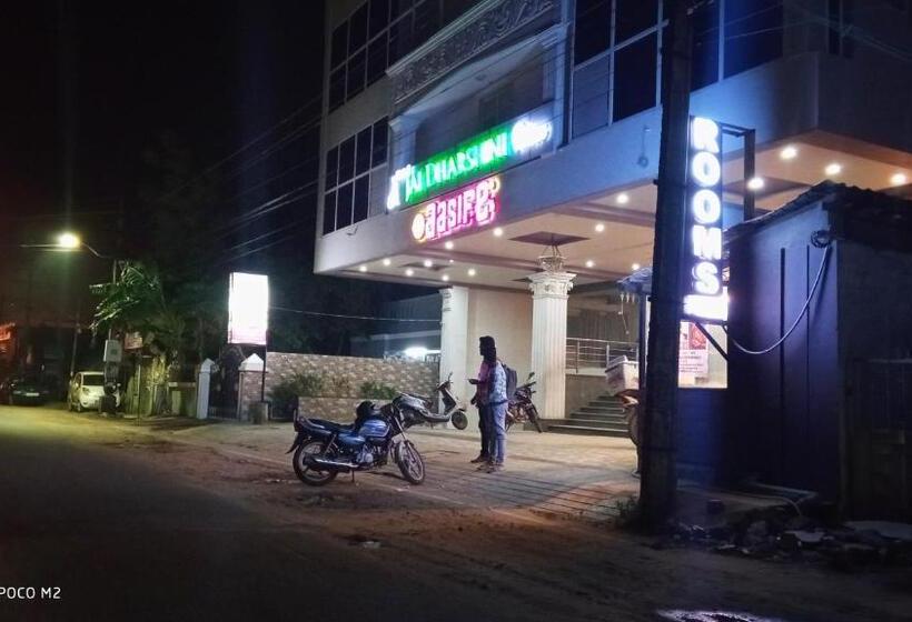 호텔 Jaidharshini Palace