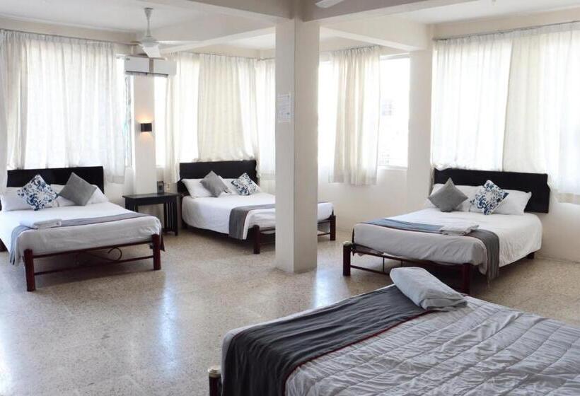 هتل Las Brisas