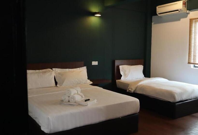 فندق Room V At Kluang Parade